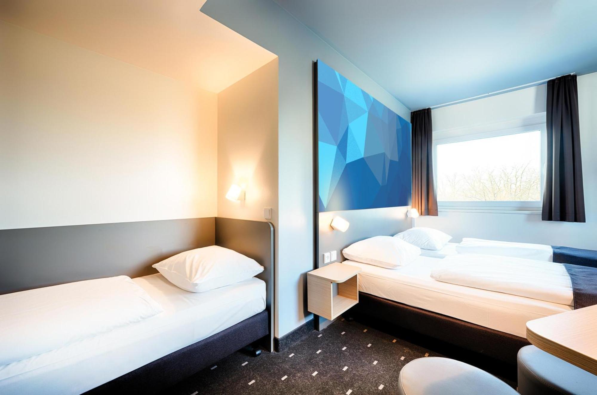 B&B Hotel Stuttgart-Airport/Messe エクステリア 写真
