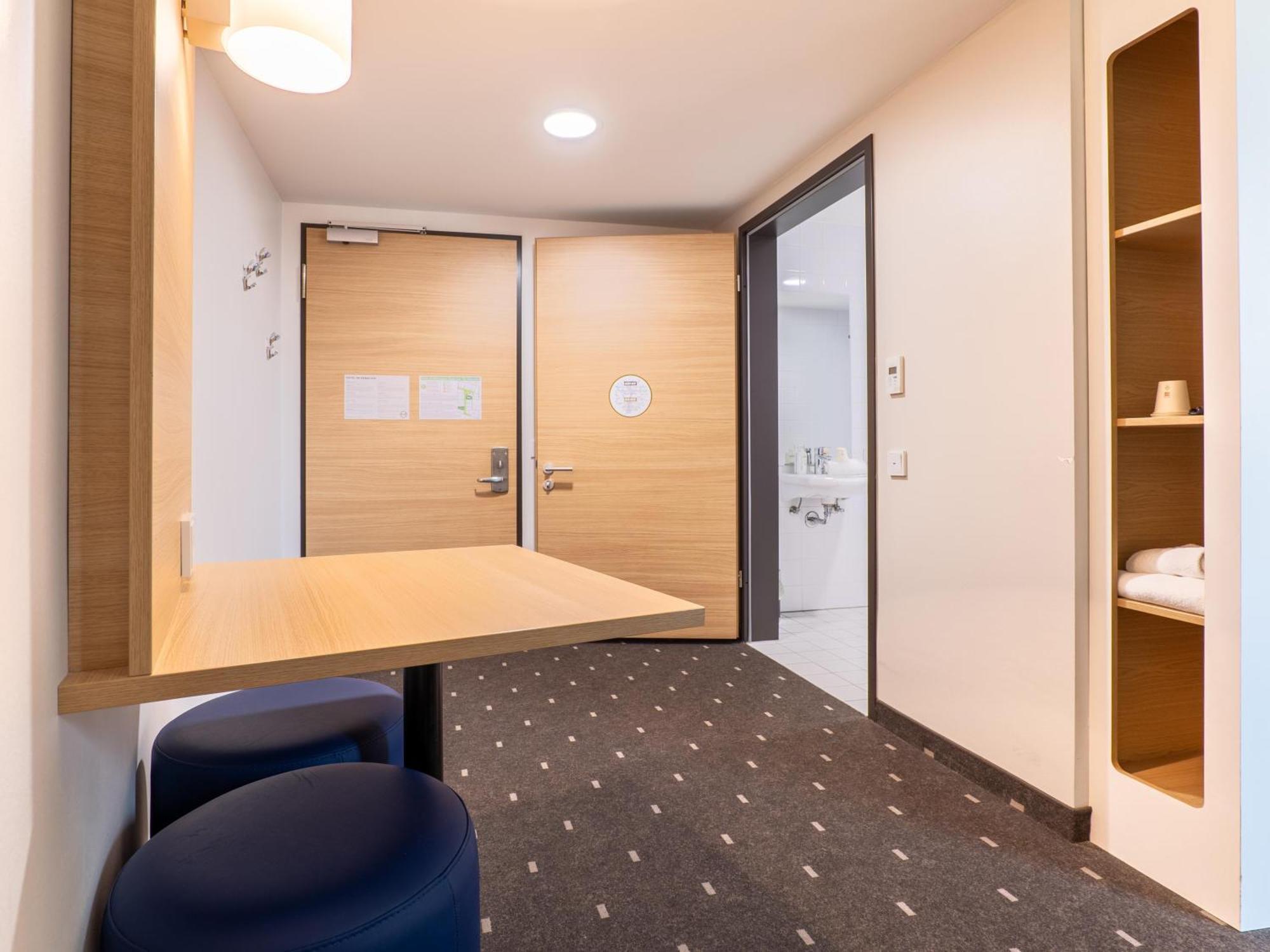 B&B Hotel Stuttgart-Airport/Messe エクステリア 写真