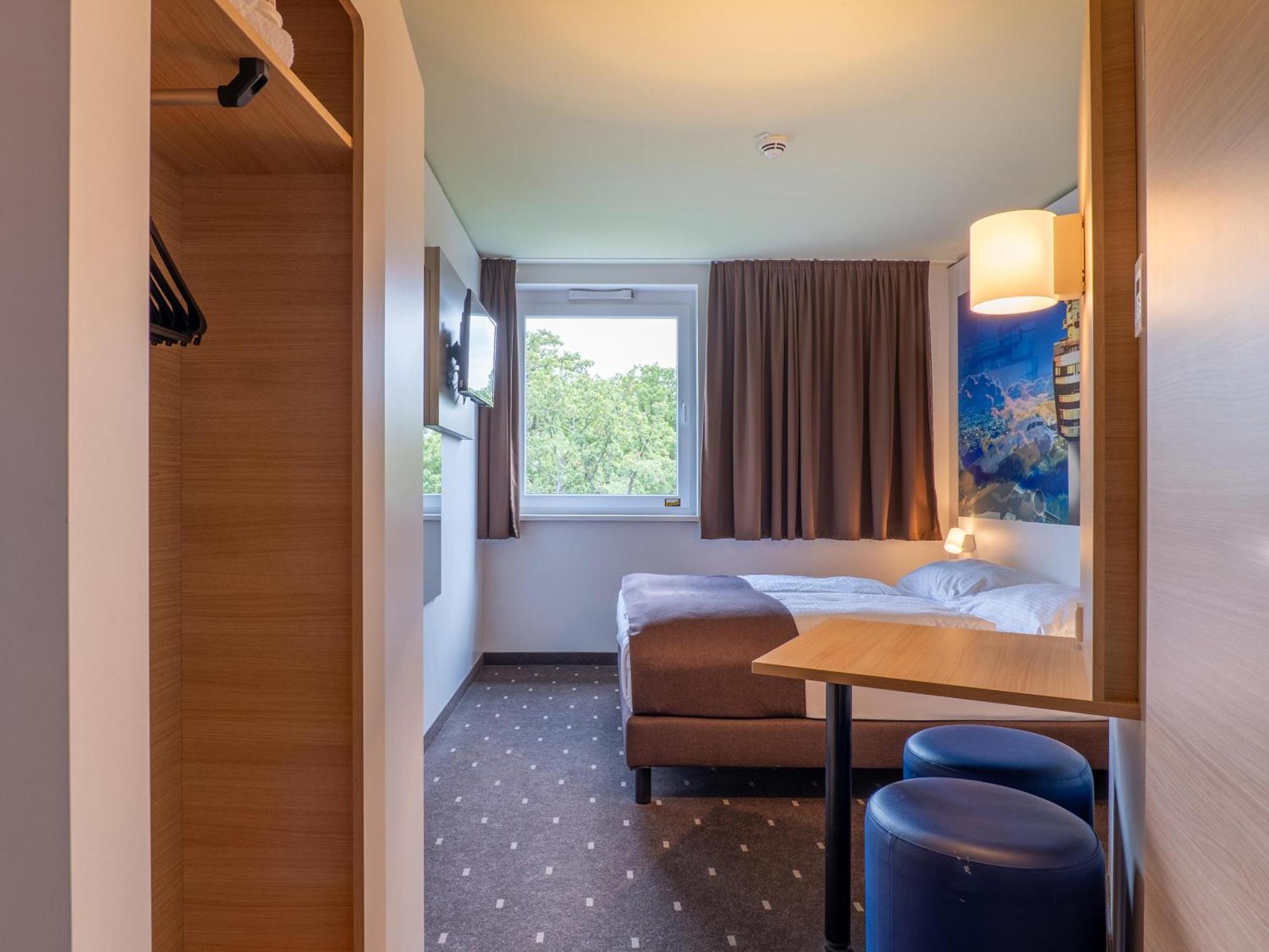 B&B Hotel Stuttgart-Airport/Messe エクステリア 写真